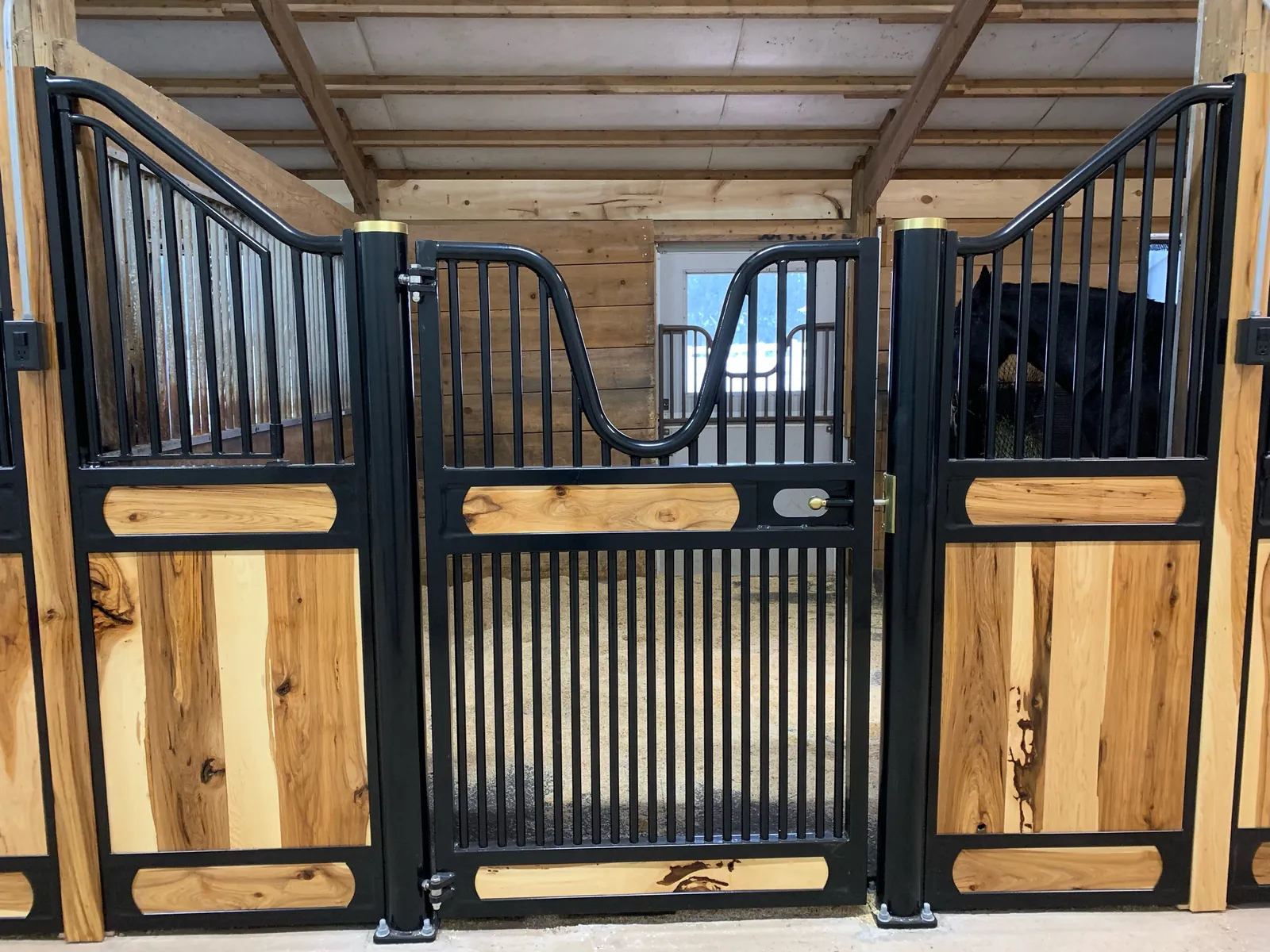 Euro stall front