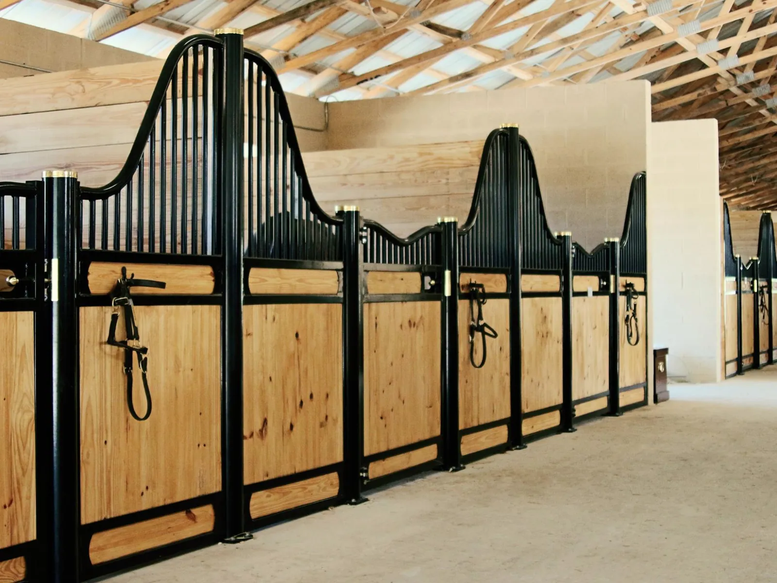 Hanover stall front